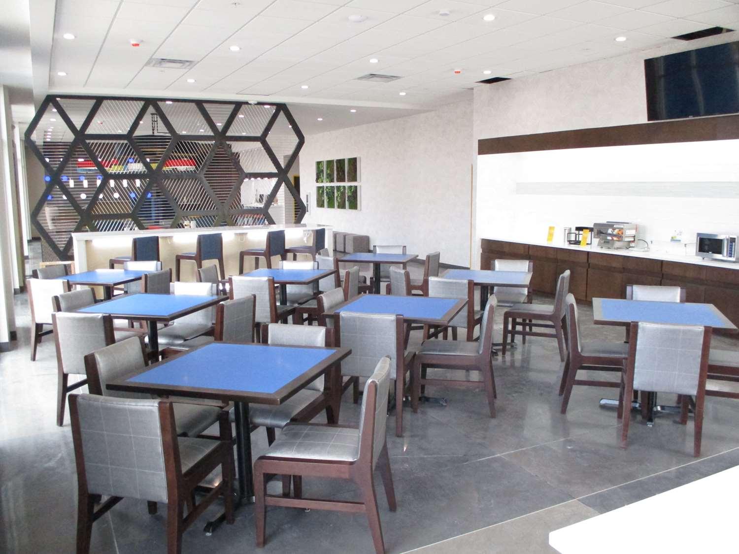Glo Western Ok Downtown - Convention Center Hotel 3*